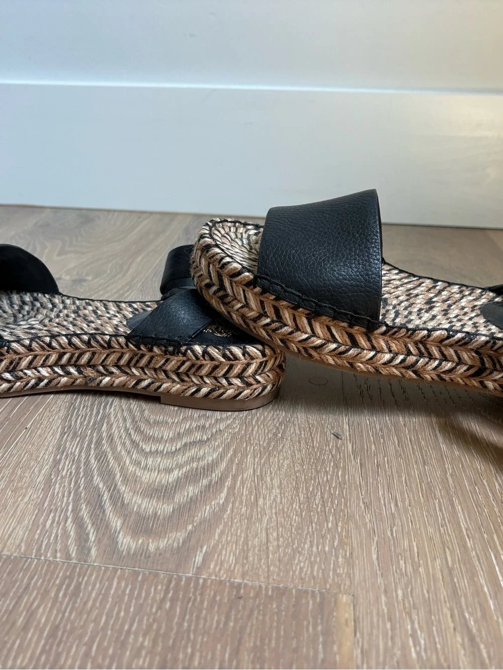 Black Leather Espadrille Platform Sandals Size 8 Vince Camuto - Picture 3 of 11